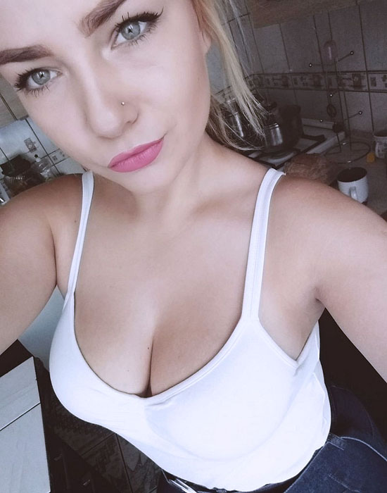 Emilie (27 ans, Besançon)
